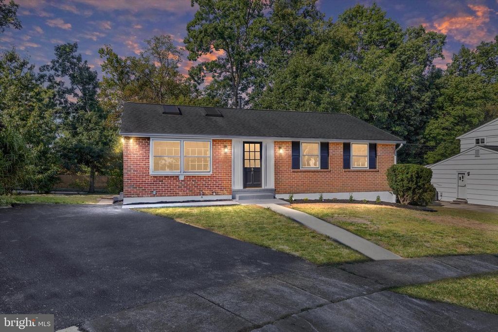 8 DAVID LEE CT, Baltimore, MD 21228