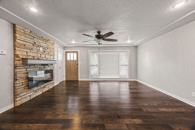 608 NW K Street, Bentonville, AR 72712