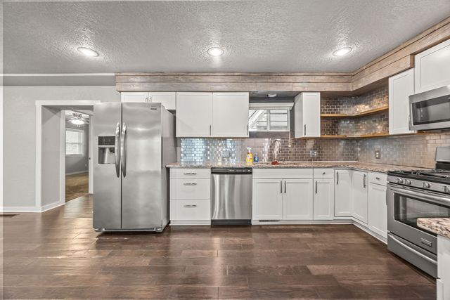 608 NW K Street, Bentonville, AR 72712