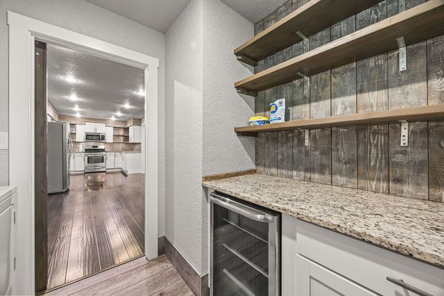 608 NW K Street, Bentonville, AR 72712
