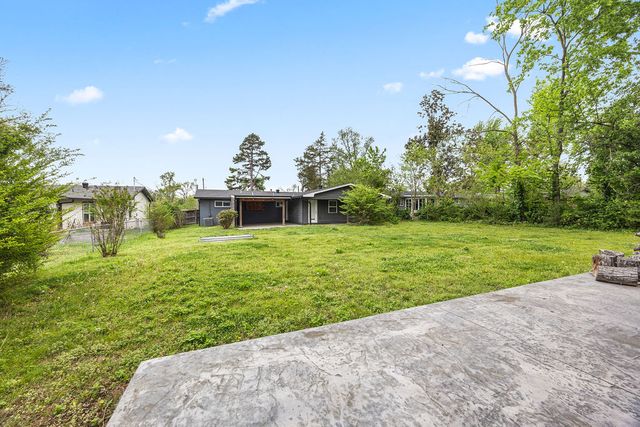 608 NW K Street, Bentonville, AR 72712