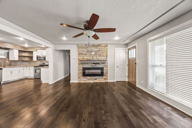 608 NW K Street, Bentonville, AR 72712