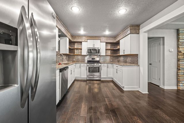 608 NW K Street, Bentonville, AR 72712