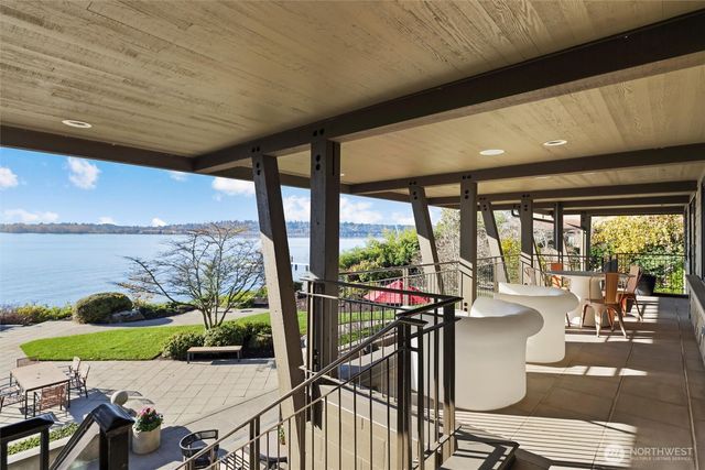 11122 79th Place NE, Kirkland, WA 98034