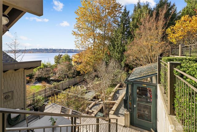11122 79th Place NE, Kirkland, WA 98034