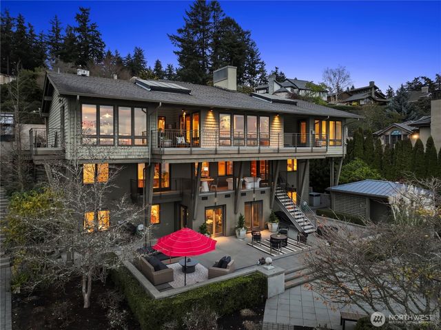 11122 79th Place NE, Kirkland, WA 98034