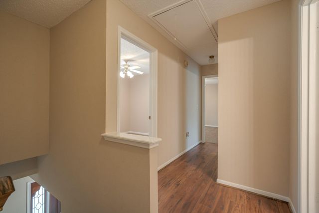 11 Robin Run Drive, The Woodlands, TX 77381