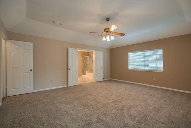 11 Robin Run Drive, The Woodlands, TX 77381