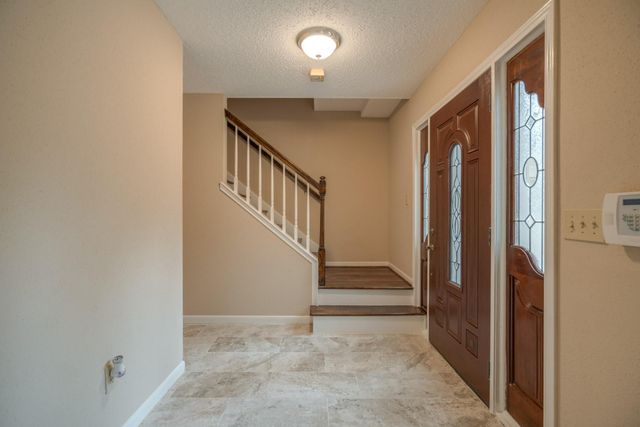 11 Robin Run Drive, The Woodlands, TX 77381