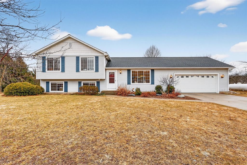 11403 Rita Drive, Middleville, MI 49333