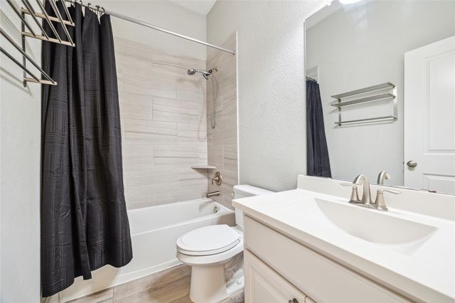 5121 Allen Cay Drive, Texas City, TX 77590