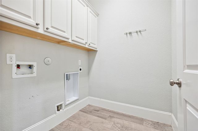 5121 Allen Cay Drive, Texas City, TX 77590