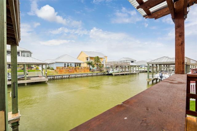 5121 Allen Cay Drive, Texas City, TX 77590