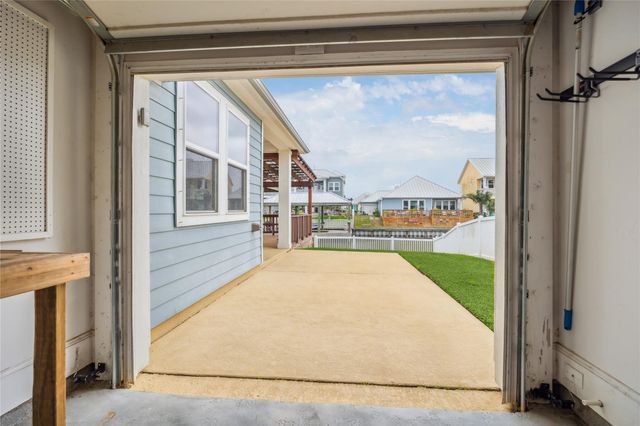 5121 Allen Cay Drive, Texas City, TX 77590