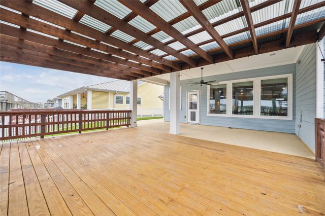 5121 Allen Cay Drive, Texas City, TX 77590