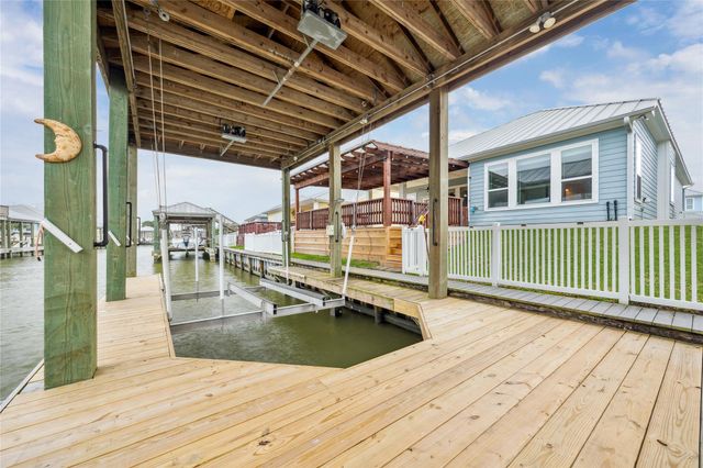 5121 Allen Cay Drive, Texas City, TX 77590