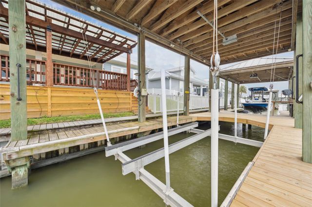 5121 Allen Cay Drive, Texas City, TX 77590