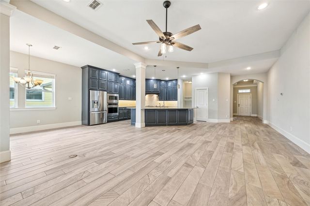 5121 Allen Cay Drive, Texas City, TX 77590