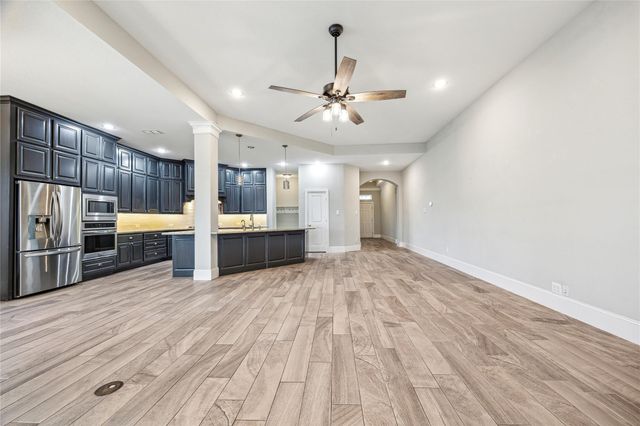 5121 Allen Cay Drive, Texas City, TX 77590