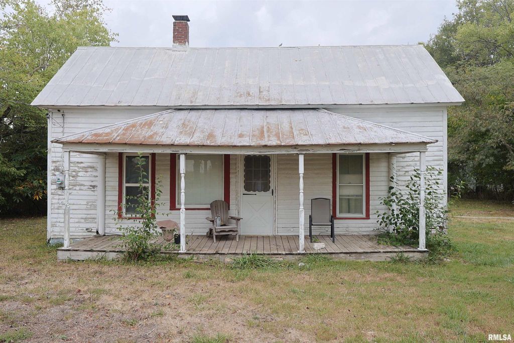 Image 1 of property listing at 19010 E Highway 142, Opdyke, IL 62872