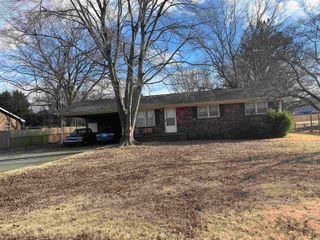 103 Sparrow Court, Boiling Springs, SC 29316