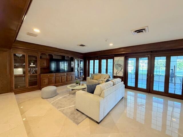 57 Cayuga Road, Sea Ranch Lakes, FL 33308