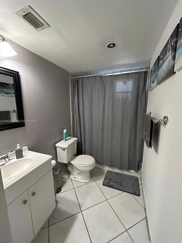 17000 NW 67th Ave 123, Hialeah, FL 33015