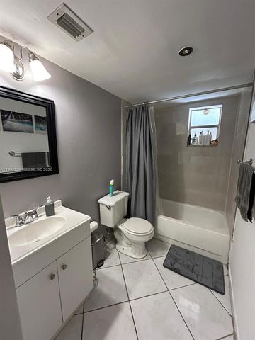 17000 NW 67th Ave 123, Hialeah, FL 33015