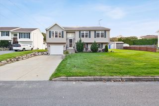 80 TOMAHAWK Trail, Cranston, RI 02921