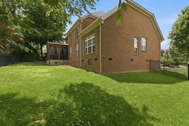 1013 Glessner Dr, Spring Hill, TN 37174