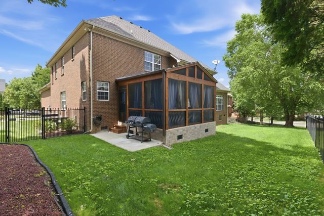 1013 Glessner Dr, Spring Hill, TN 37174