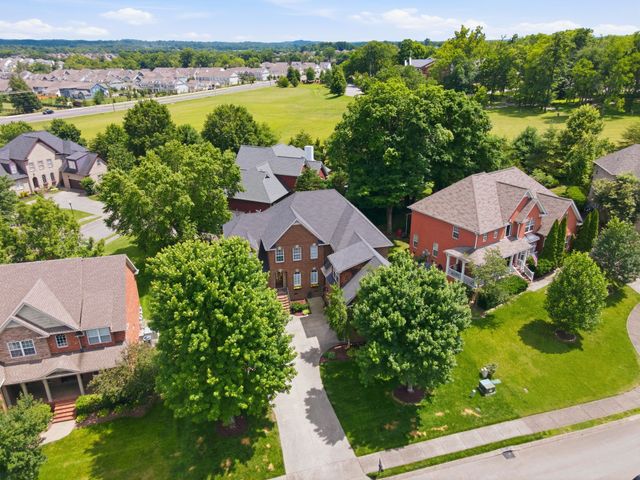 1013 Glessner Dr, Spring Hill, TN 37174