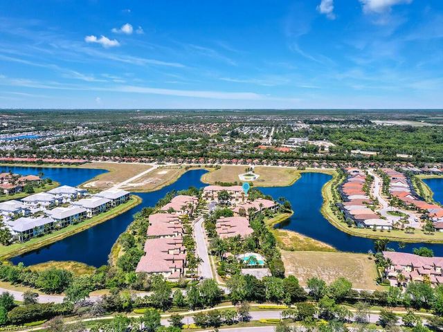 2710 Callista CT 104, Naples, FL 34114