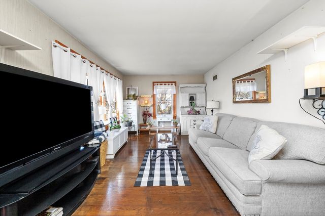 1153 S Church Avenue, Lombard, IL 60148