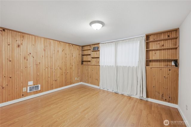 6251 3rd Avenue NW, Seattle, WA 98107