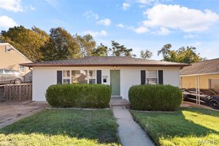 1348 Kraft Street, St Louis, MO 63139