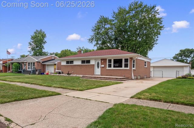 35919 Larchwood Street, Clinton Charter Township, MI 48035