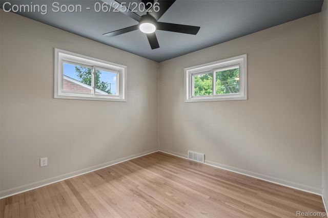 35919 Larchwood Street, Clinton Charter Township, MI 48035
