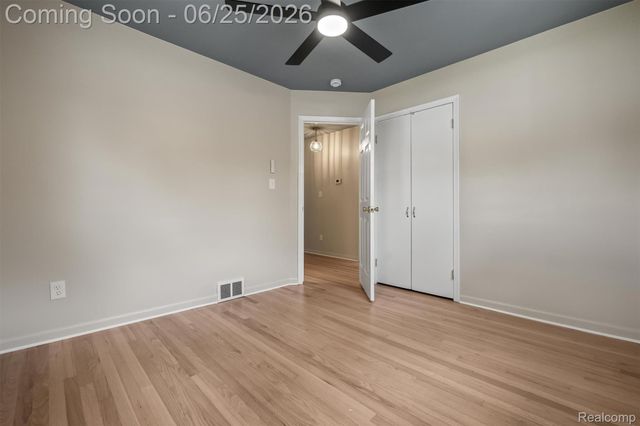 35919 Larchwood Street, Clinton Charter Township, MI 48035
