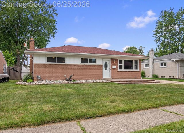 35919 Larchwood Street, Clinton Charter Township, MI 48035