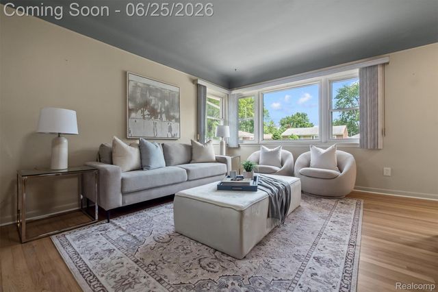 35919 Larchwood Street, Clinton Charter Township, MI 48035
