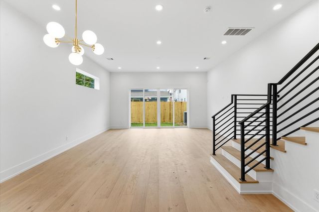 813A Lawrence Street, Houston, TX 77007