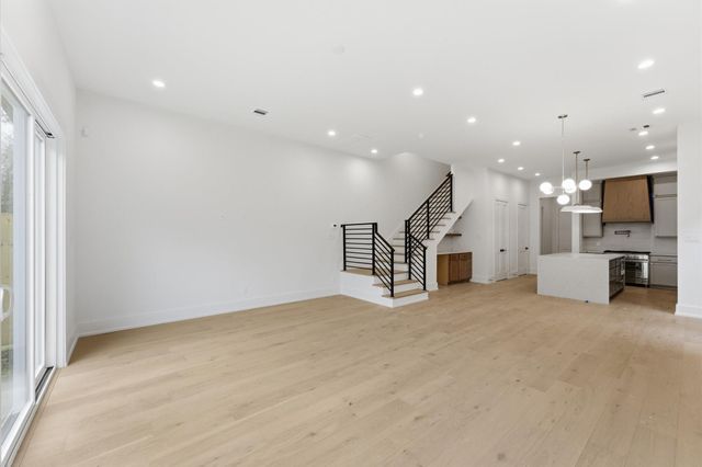 813A Lawrence Street, Houston, TX 77007