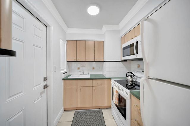 2724 NE 14th Street 3, Fort Lauderdale, FL 33304