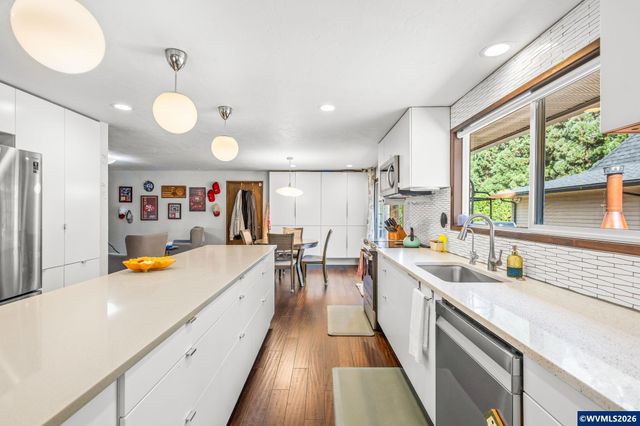 3457 Terrace Dr NW, Albany, OR 97321