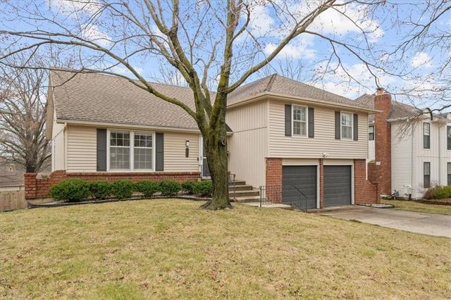 9105 England Street, Overland Park, KS 66212
