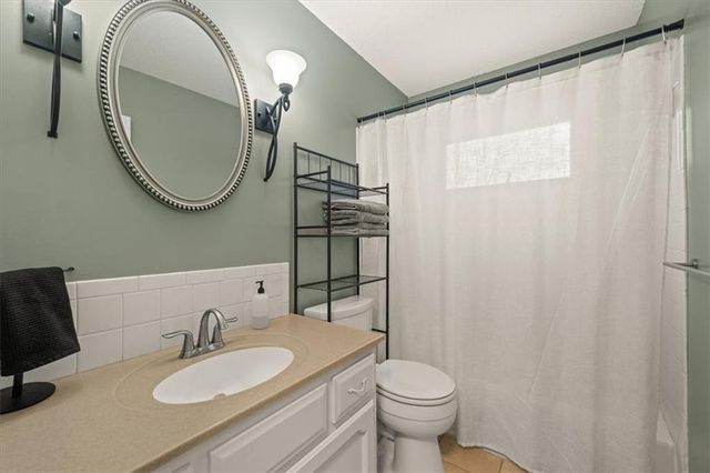 9105 England Street, Overland Park, KS 66212