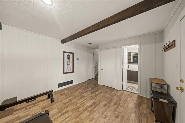 9105 England Street, Overland Park, KS 66212