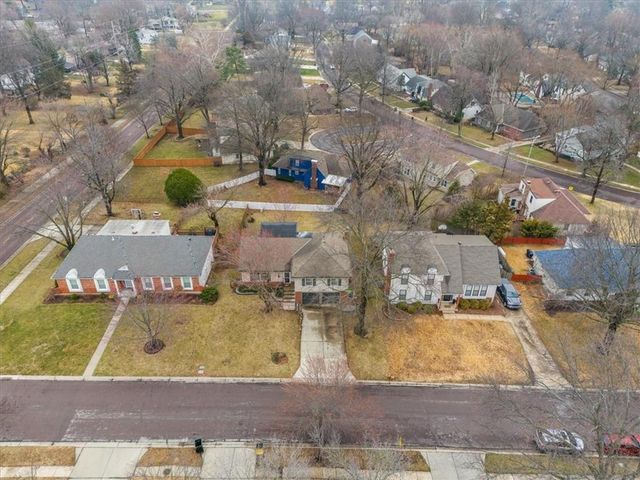 9105 England Street, Overland Park, KS 66212