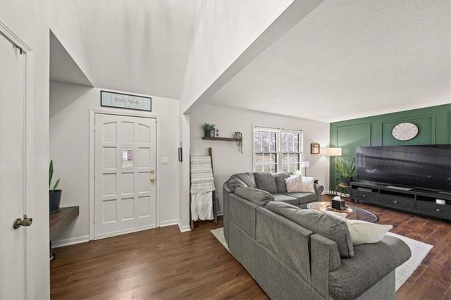 9105 England Street, Overland Park, KS 66212